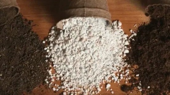 Ingredients to prepare soil mix